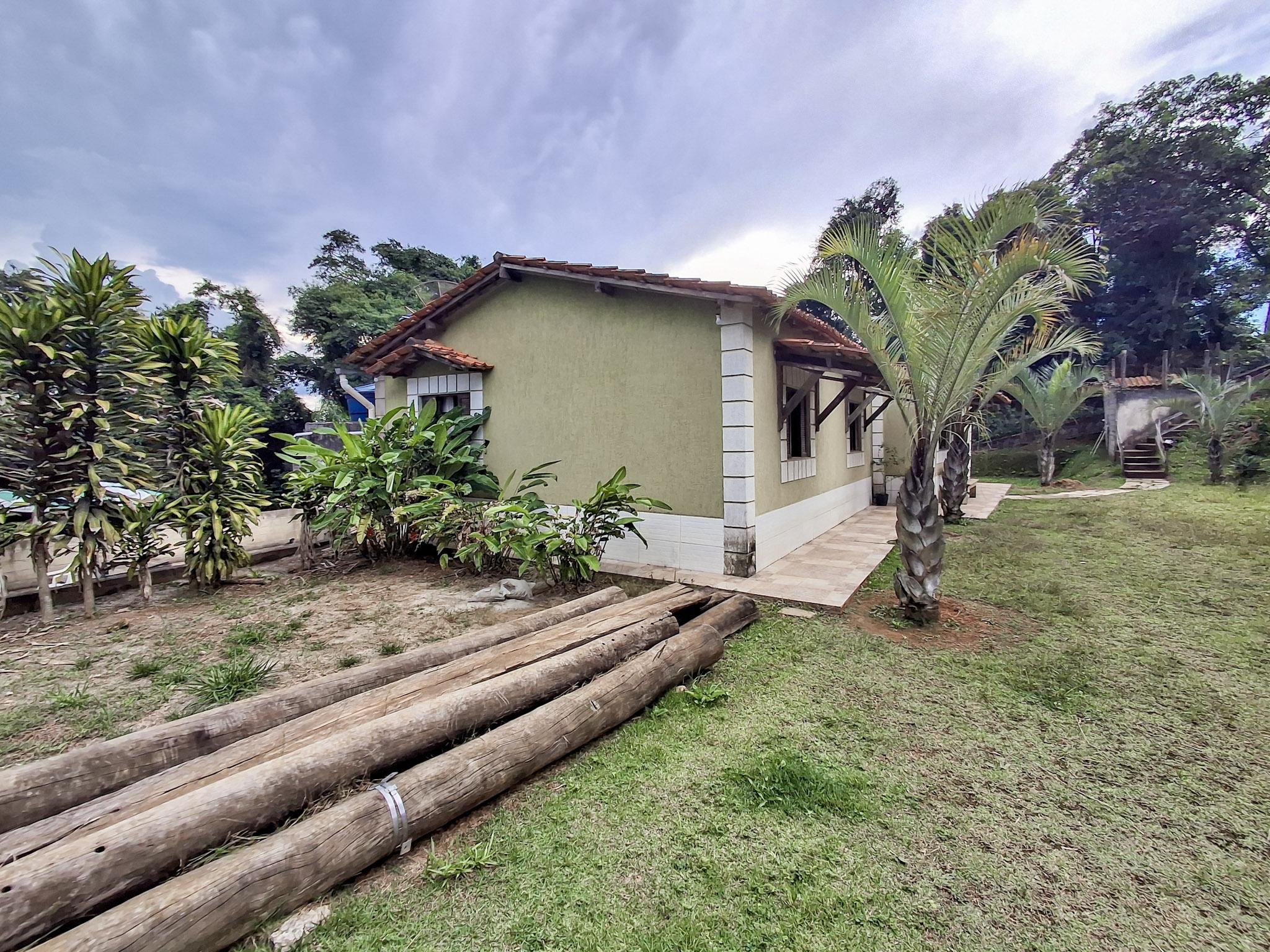 Chácara com piscina em Mairinque!