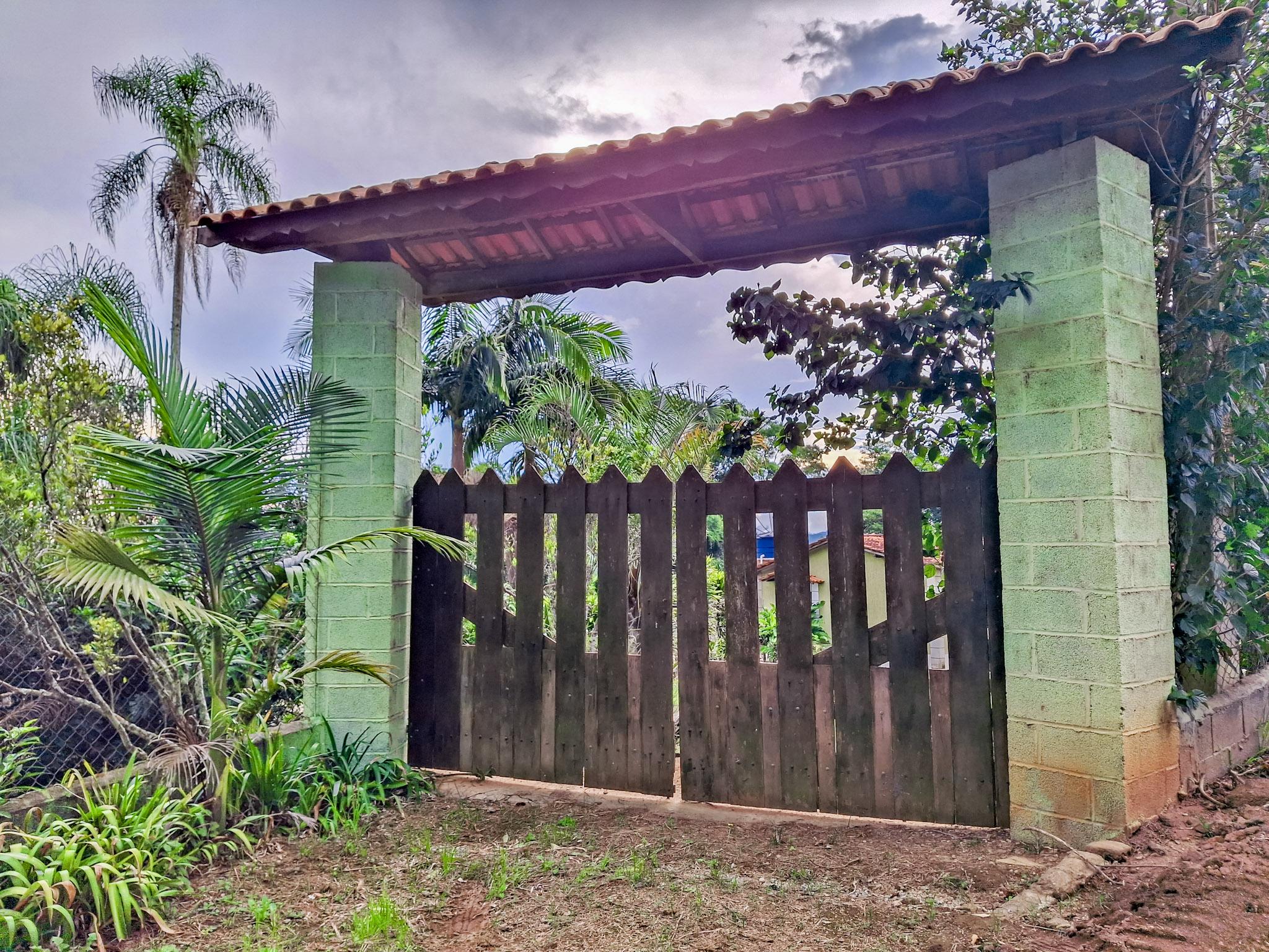 Chácara com piscina em Mairinque!
