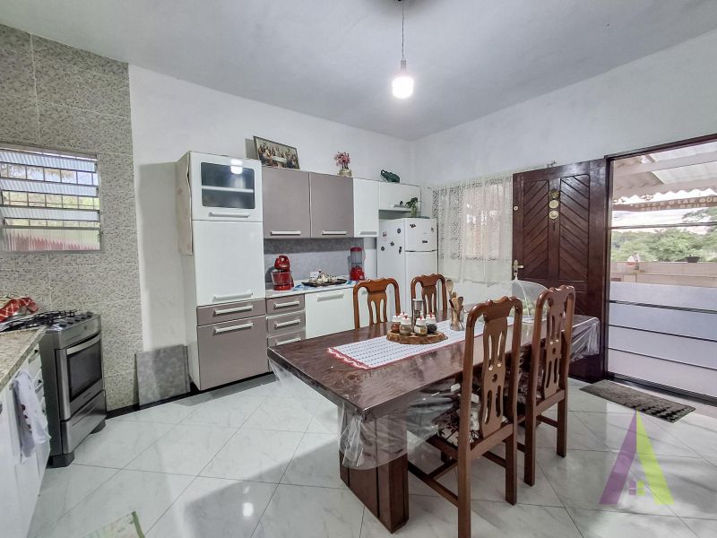 Chácara com piscina e churrasqueira em Mairinque!