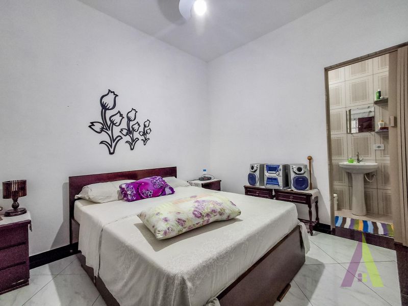 Chácara com piscina e churrasqueira em Mairinque!