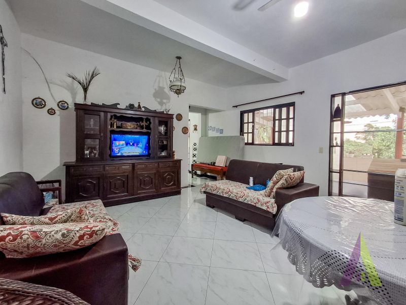 Chácara com piscina e churrasqueira em Mairinque!