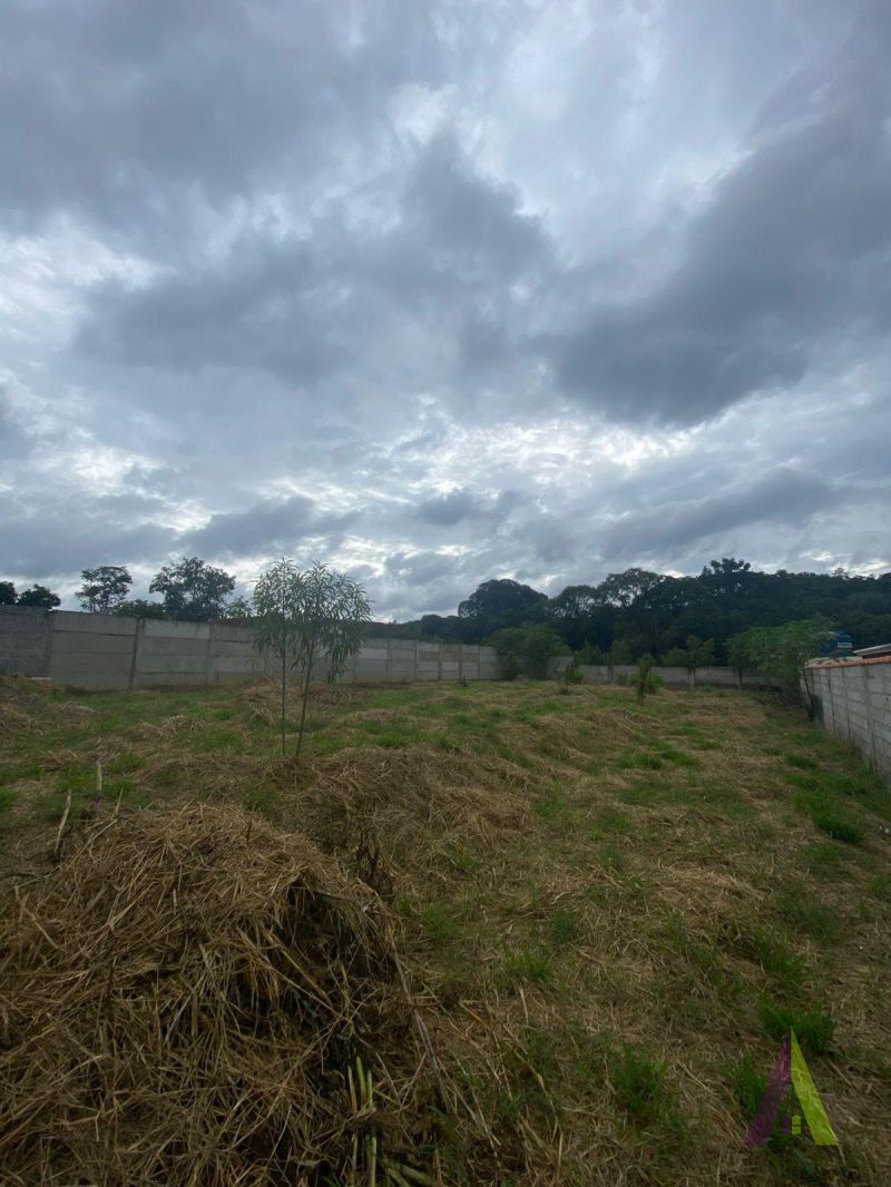 Sobrado em Fase de Acabamento em São Roque! 