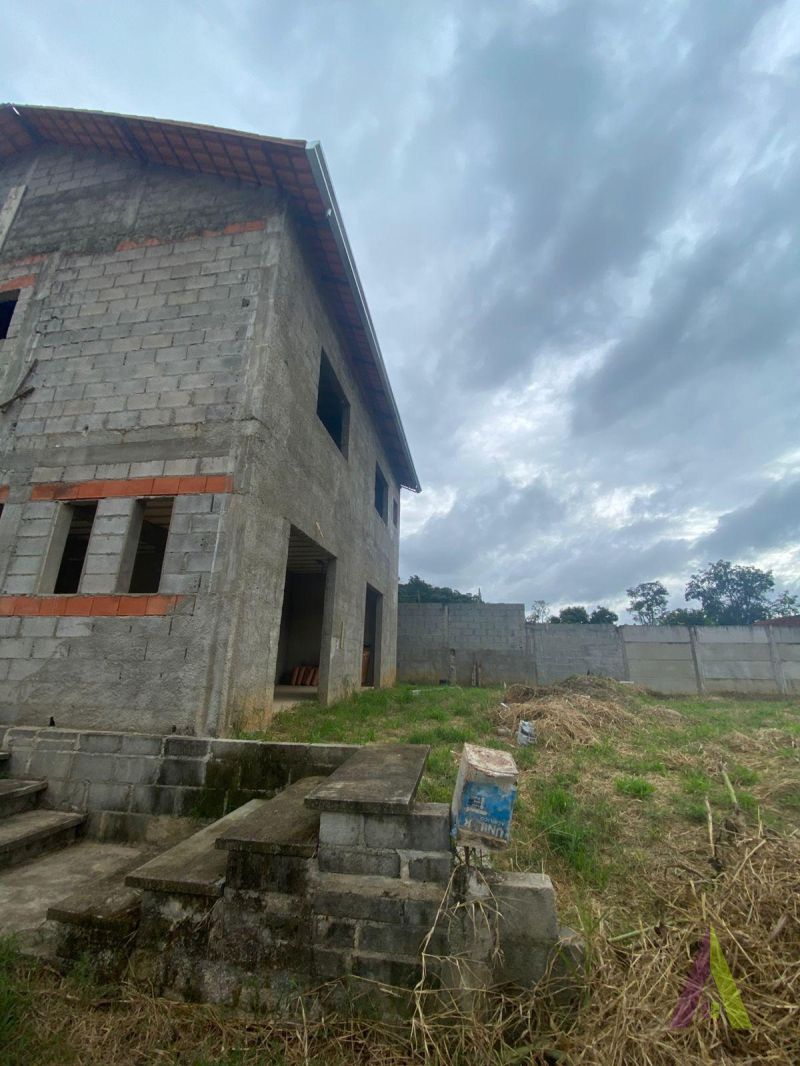 Sobrado em Fase de Acabamento em São Roque! 