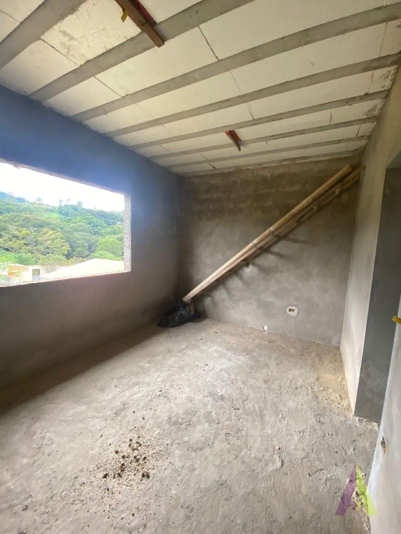 Sobrado em Fase de Acabamento em São Roque! 