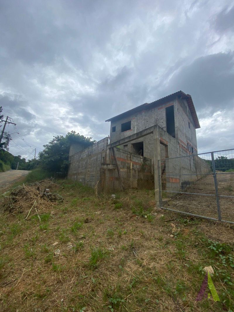 Sobrado em Fase de Acabamento em São Roque! 