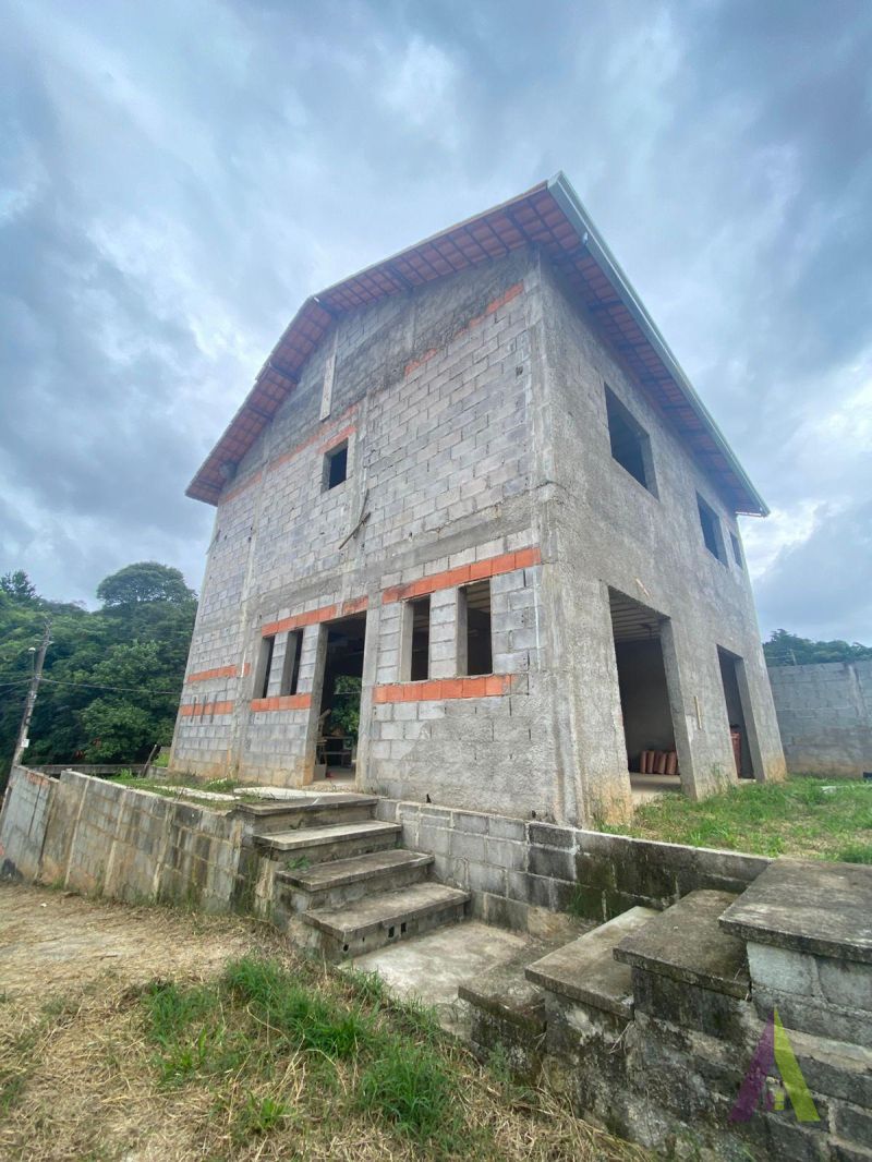 Sobrado em Fase de Acabamento em São Roque! 