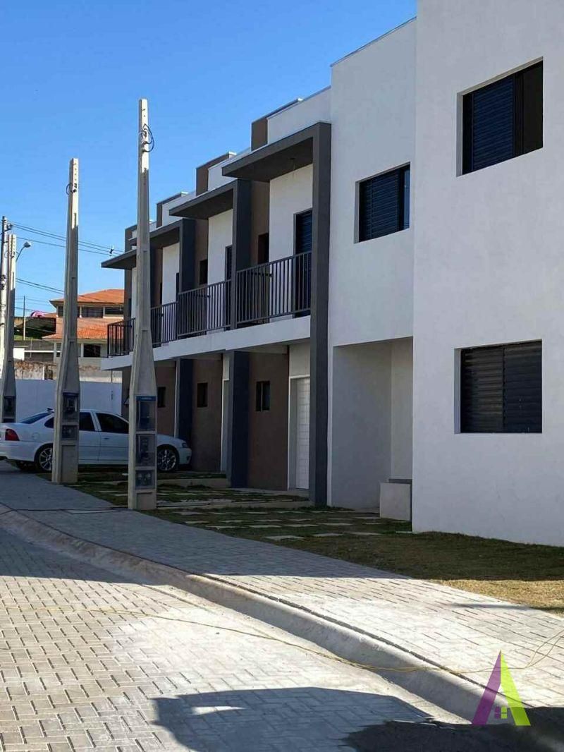 Sobrado Mobiliado em Condomínio Resort de São Roque!