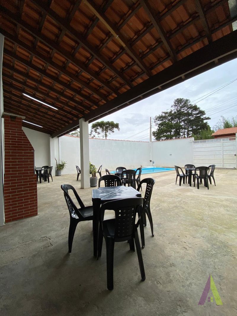 Casa Térrea em Bairro Próximo ao Centro de São Roque!