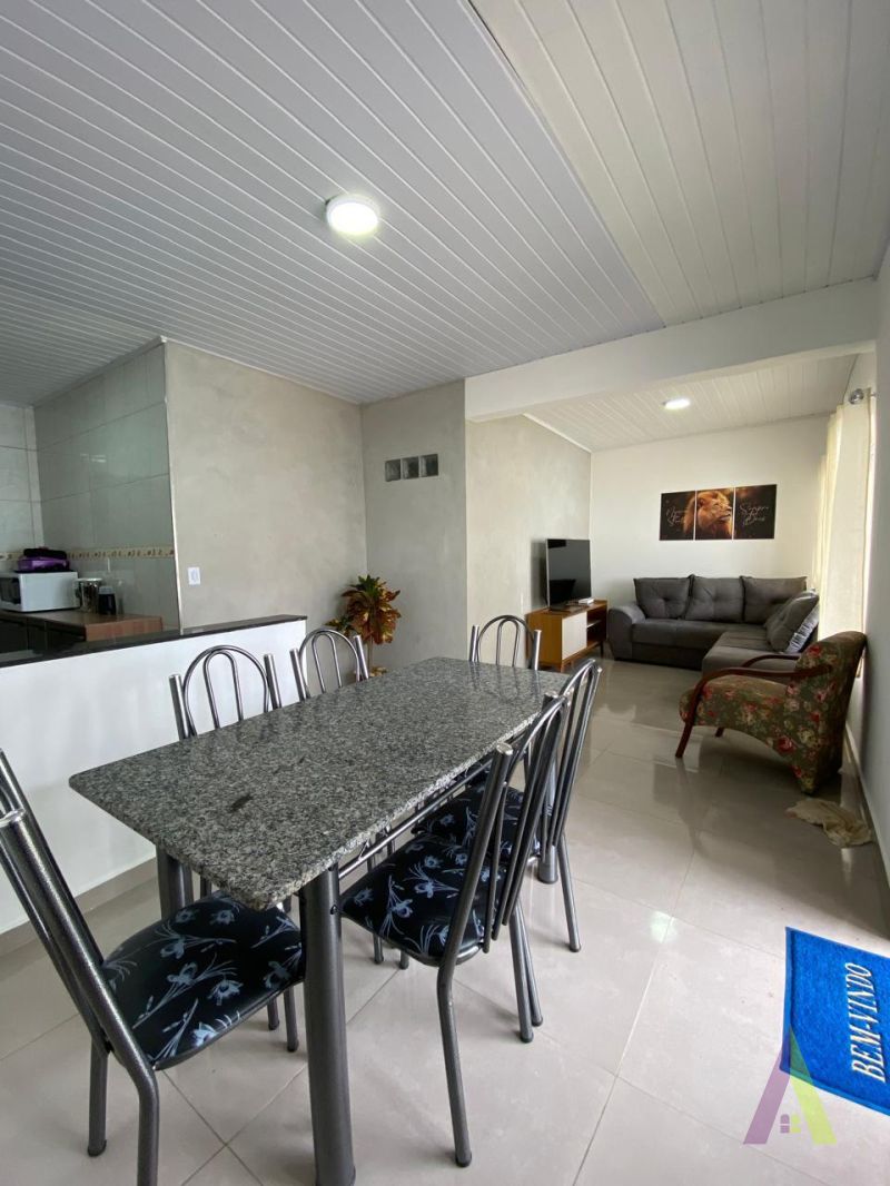 Casa Térrea em Bairro Próximo ao Centro de São Roque!