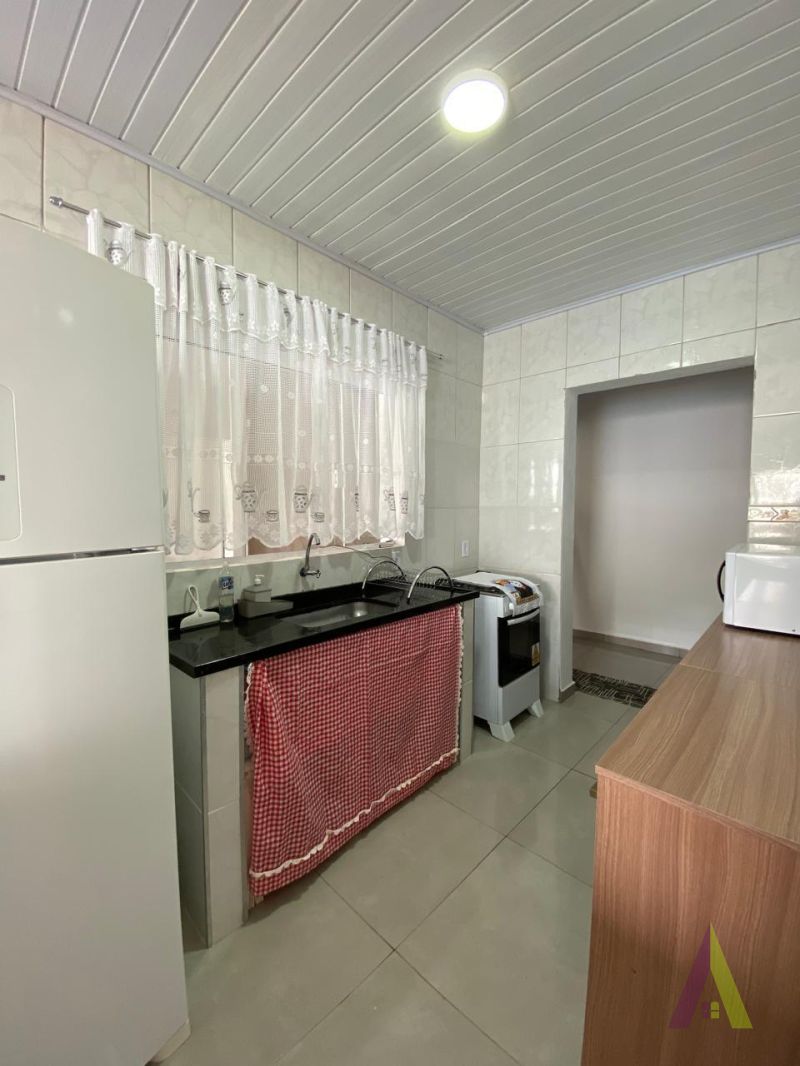 Casa Térrea em Bairro Próximo ao Centro de São Roque!