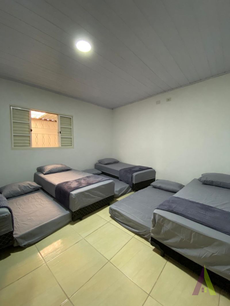 Casa Térrea em Bairro Próximo ao Centro de São Roque!