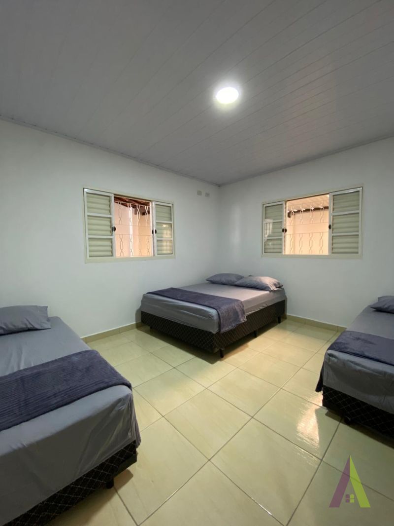 Casa Térrea em Bairro Próximo ao Centro de São Roque!