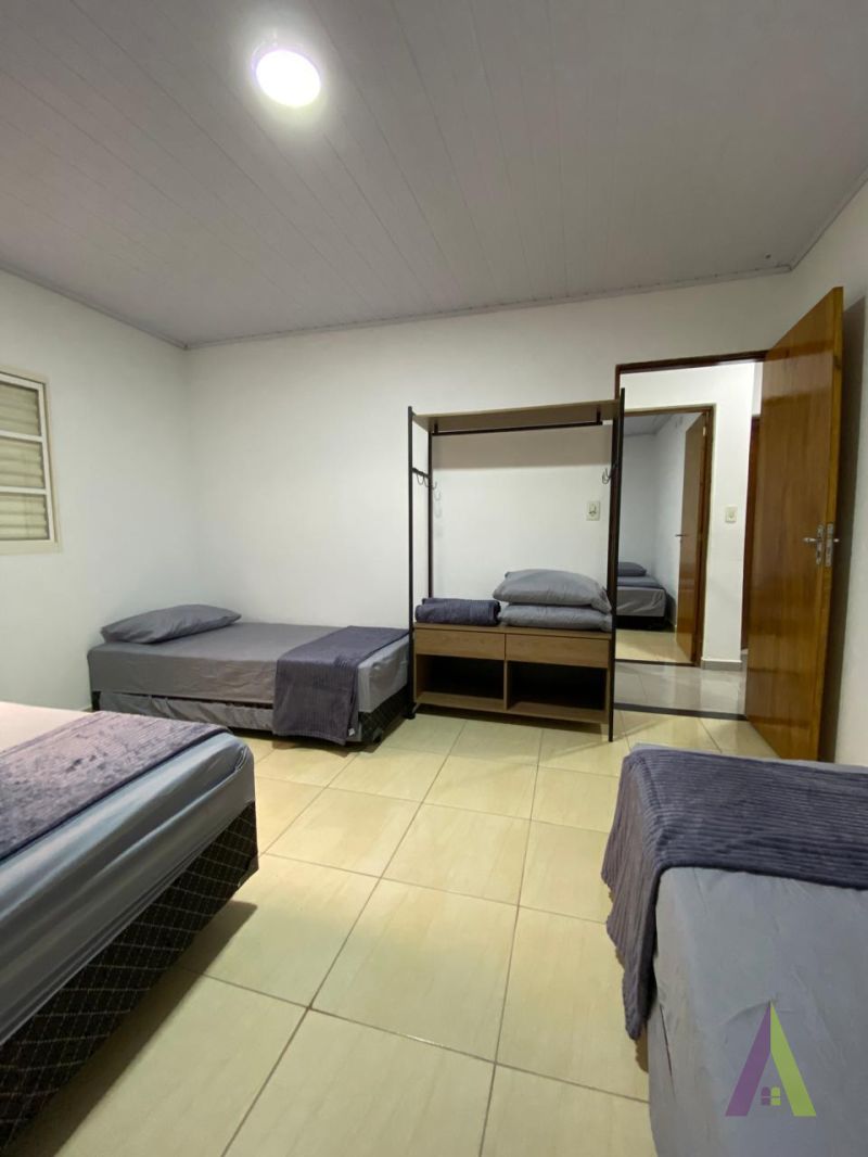 Casa Térrea em Bairro Próximo ao Centro de São Roque!