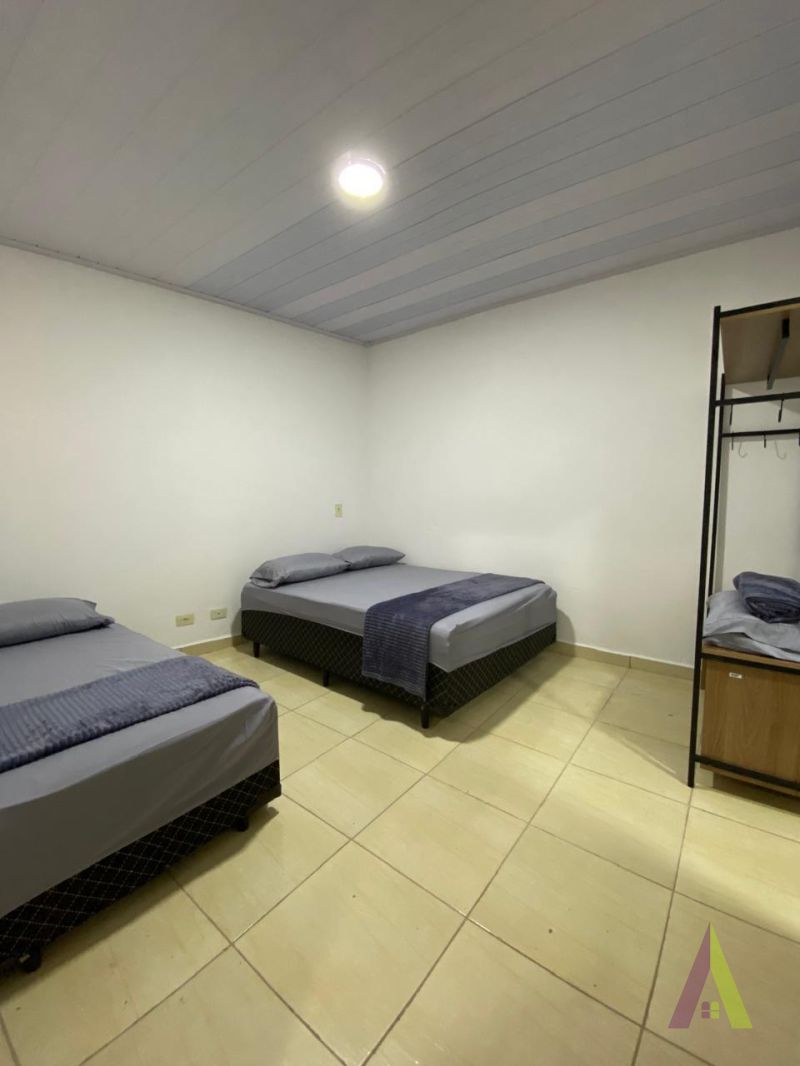 Casa Térrea em Bairro Próximo ao Centro de São Roque!