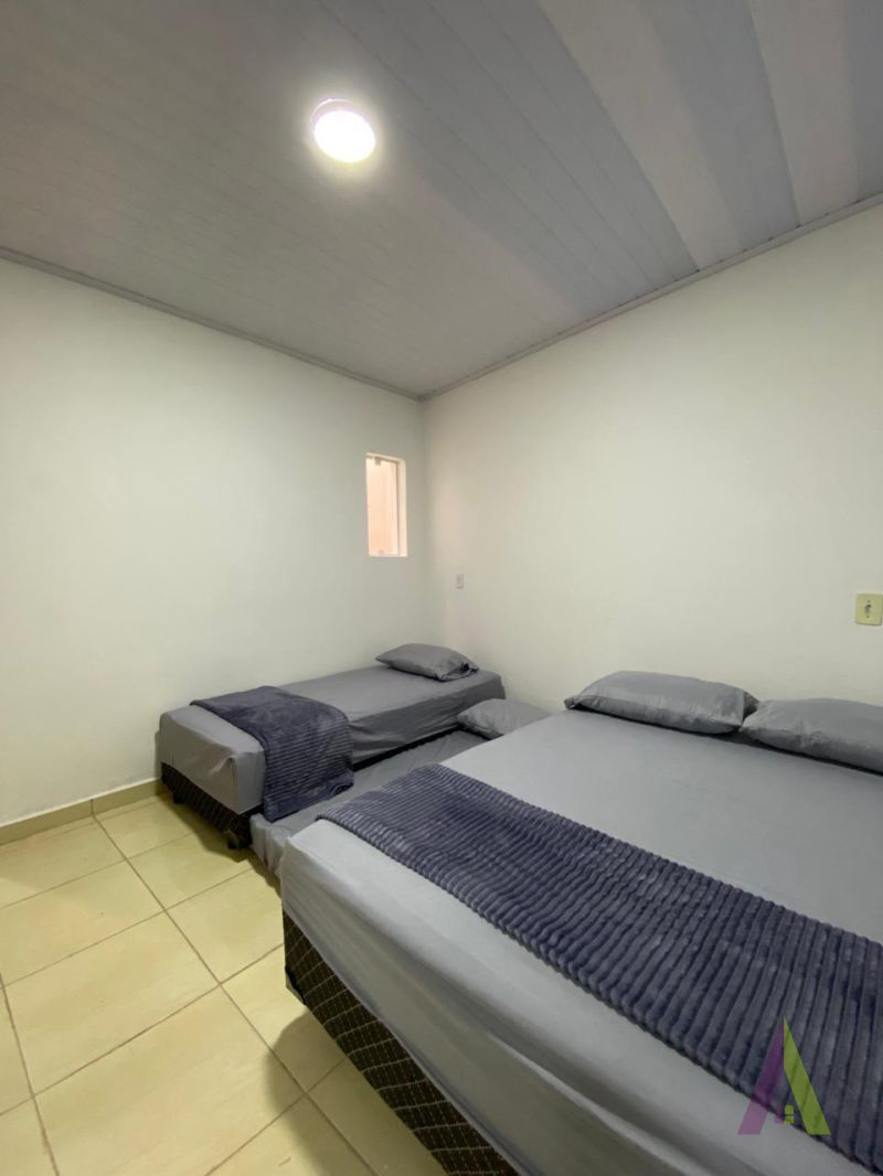 Casa Térrea em Bairro Próximo ao Centro de São Roque!