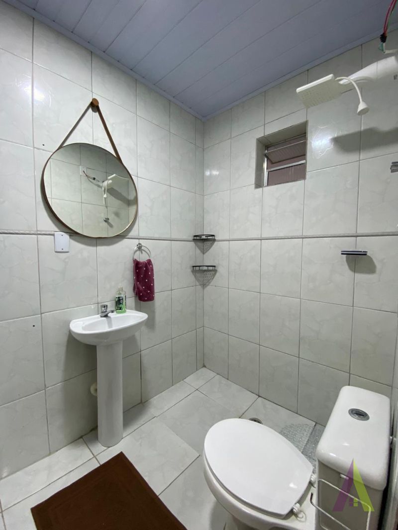 Casa Térrea em Bairro Próximo ao Centro de São Roque!