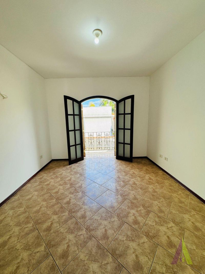 Sobrado em Bairro Tradicional de São Roque!