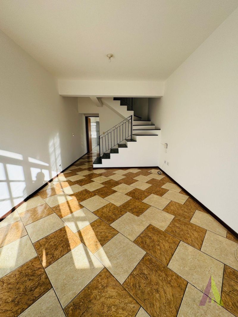 Sobrado em Bairro Tradicional de São Roque!