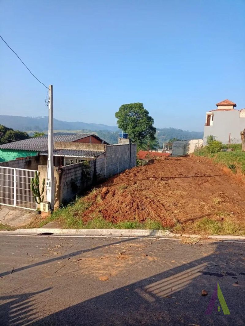 Terreno Plano no Centro São João Novo!