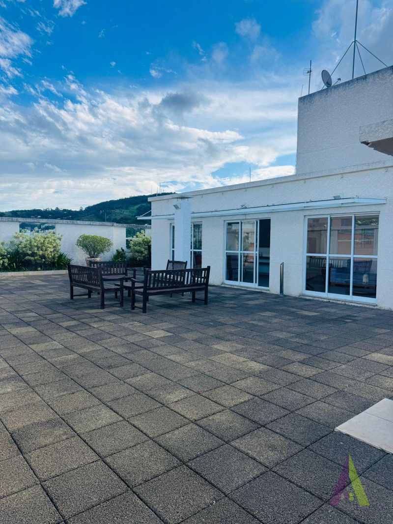 Apartamento com Acabamento de Primeira no Centro de São Roque!