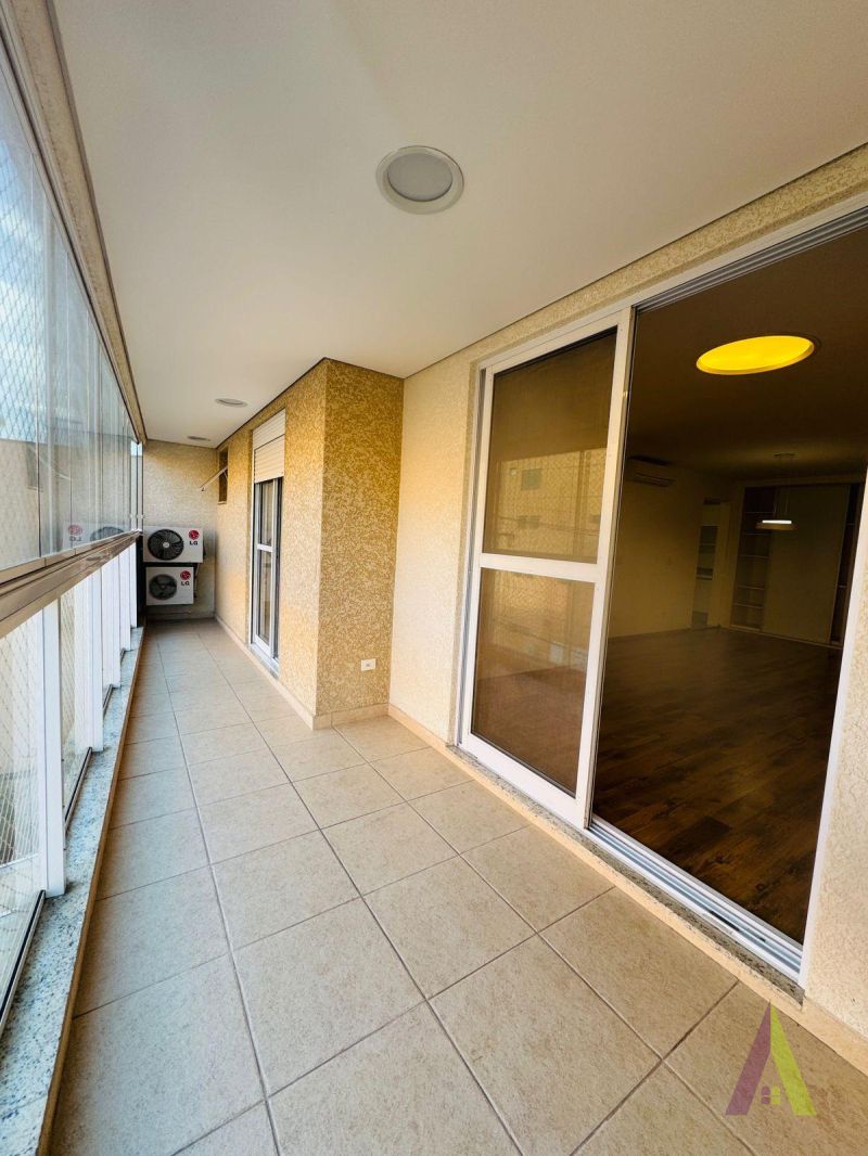 Apartamento com Acabamento de Primeira no Centro de São Roque!