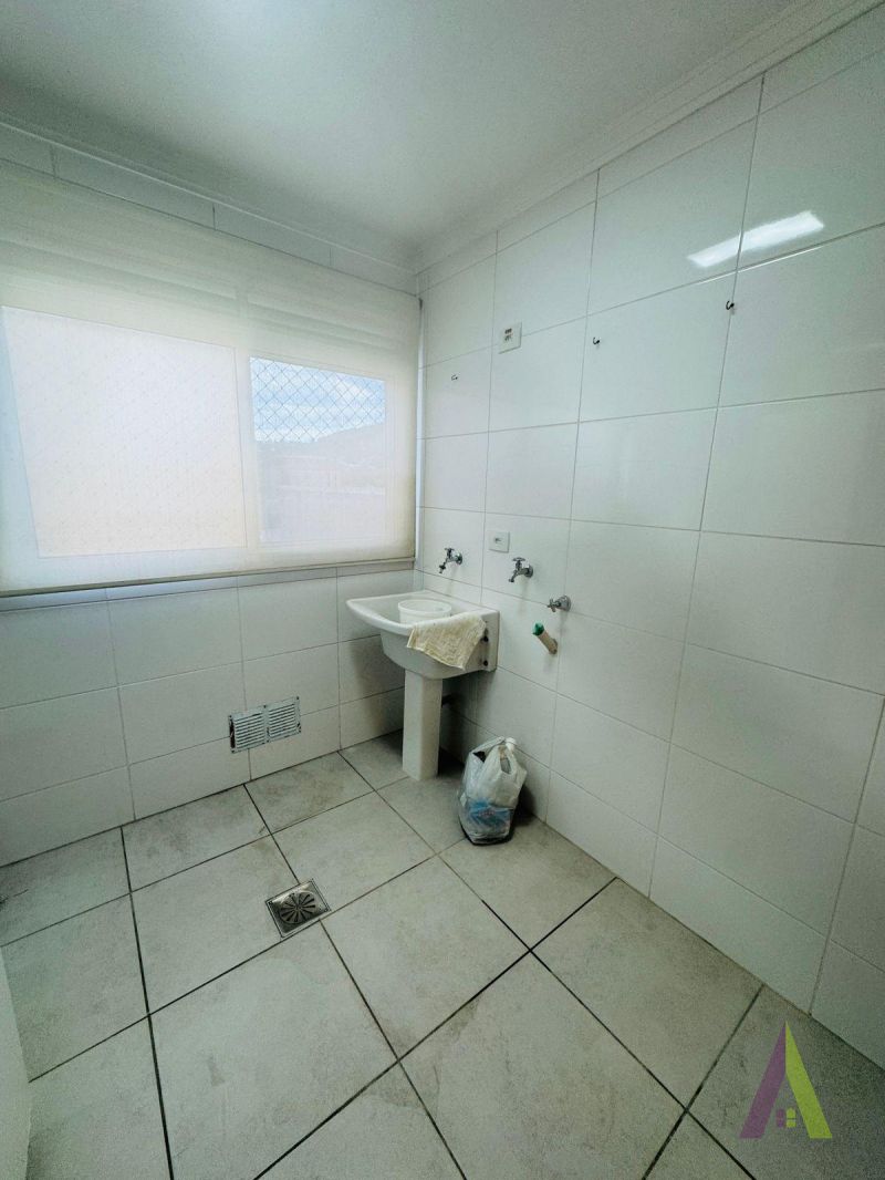 Apartamento com Acabamento de Primeira no Centro de São Roque!