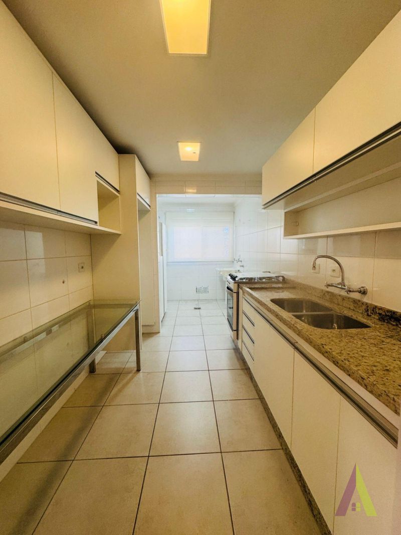 Apartamento com Acabamento de Primeira no Centro de São Roque!