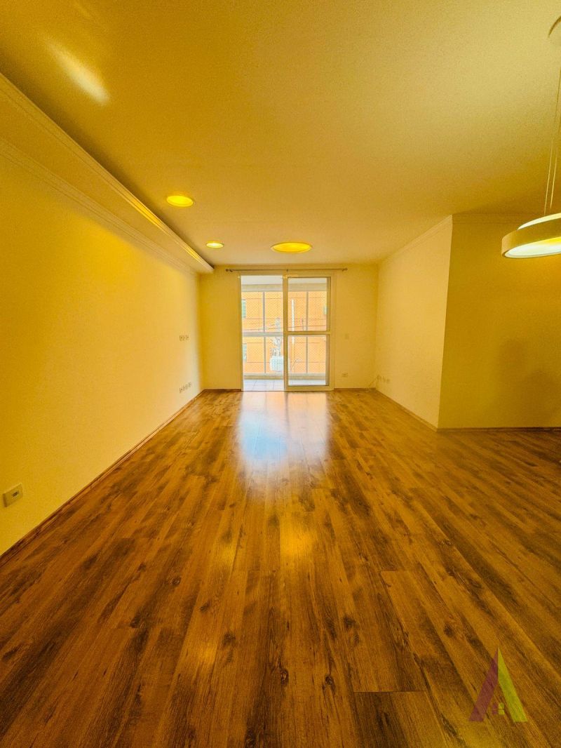 Apartamento com Acabamento de Primeira no Centro de São Roque!