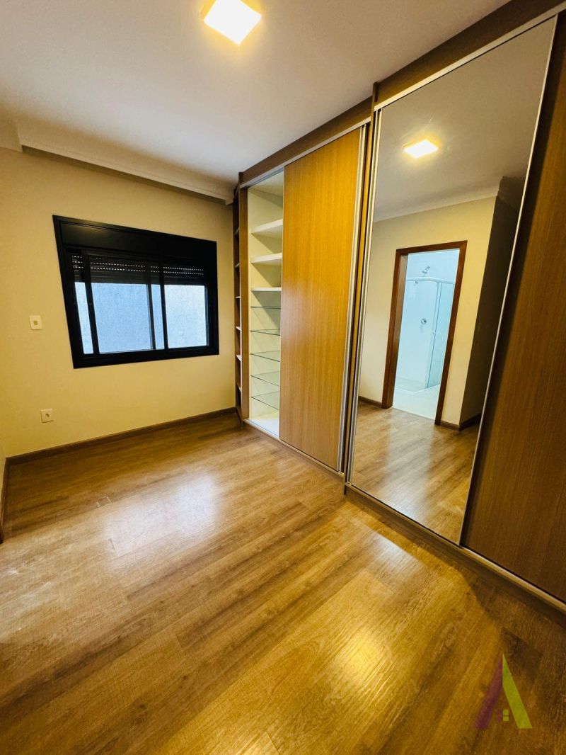 Casa Térrea Alto Padrão em Bairro Tradicional de São Roque!