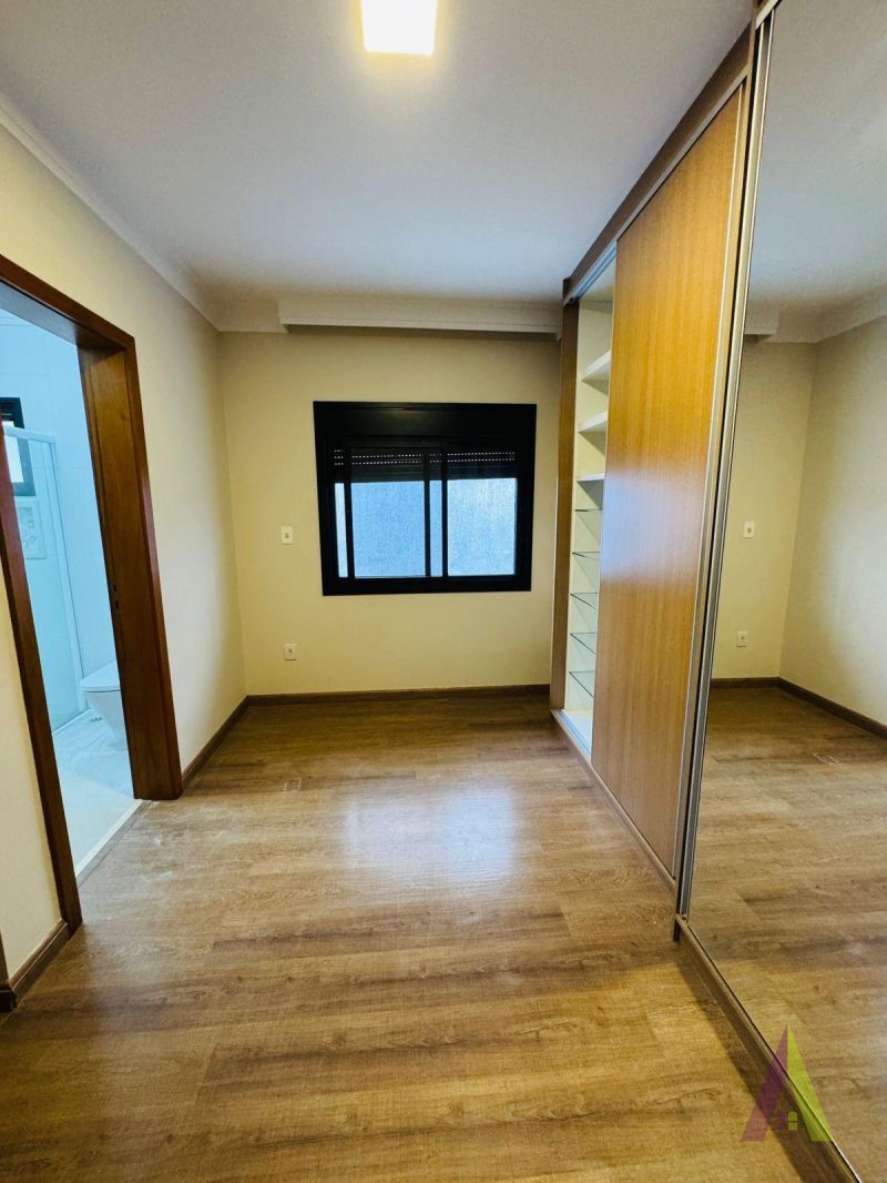 Casa Térrea Alto Padrão em Bairro Tradicional de São Roque!