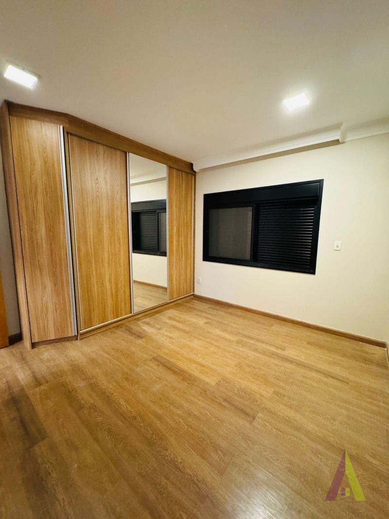 Casa Térrea Alto Padrão em Bairro Tradicional de São Roque!