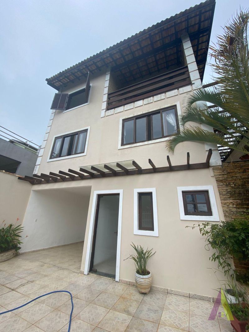 Sobrado de Alto Padrão com Vista Fantástica para a Cidade de São Roque! 