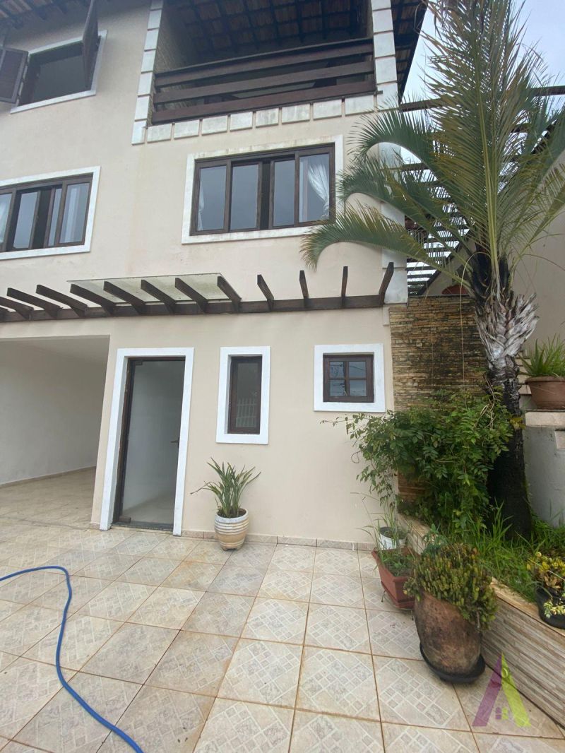 Sobrado de Alto Padrão com Vista Fantástica para a Cidade de São Roque! 