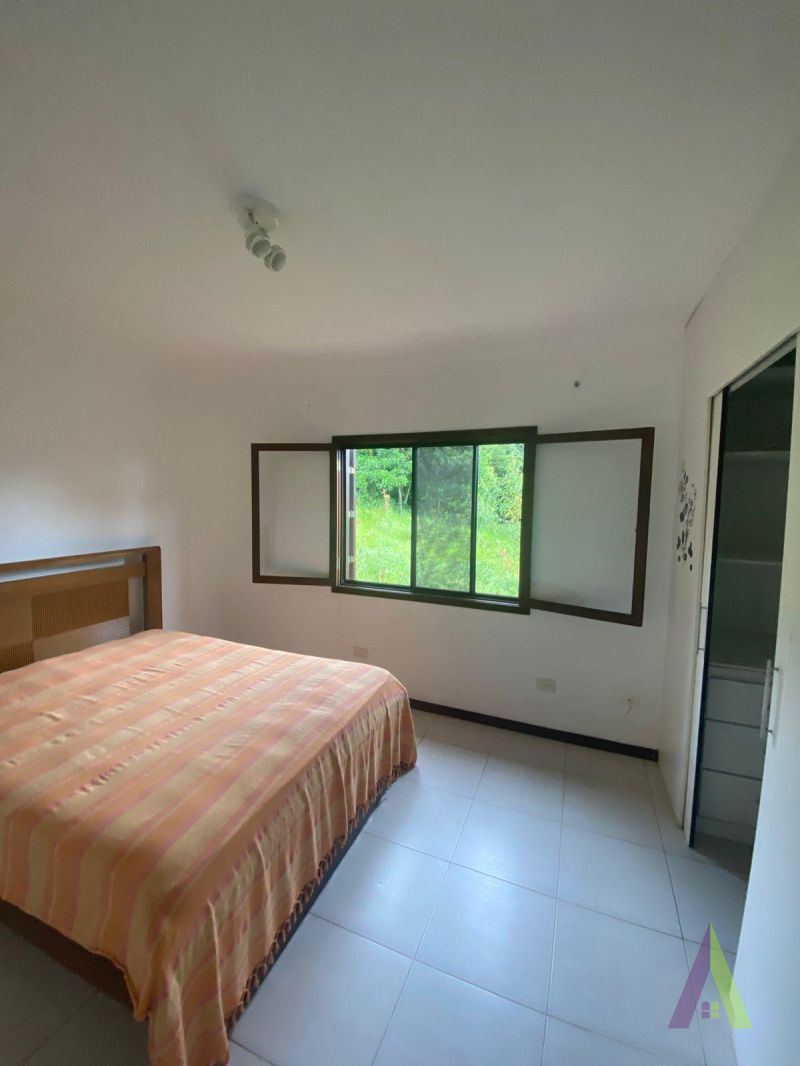 Sobrado de Alto Padrão com Vista Fantástica para a Cidade de São Roque! 