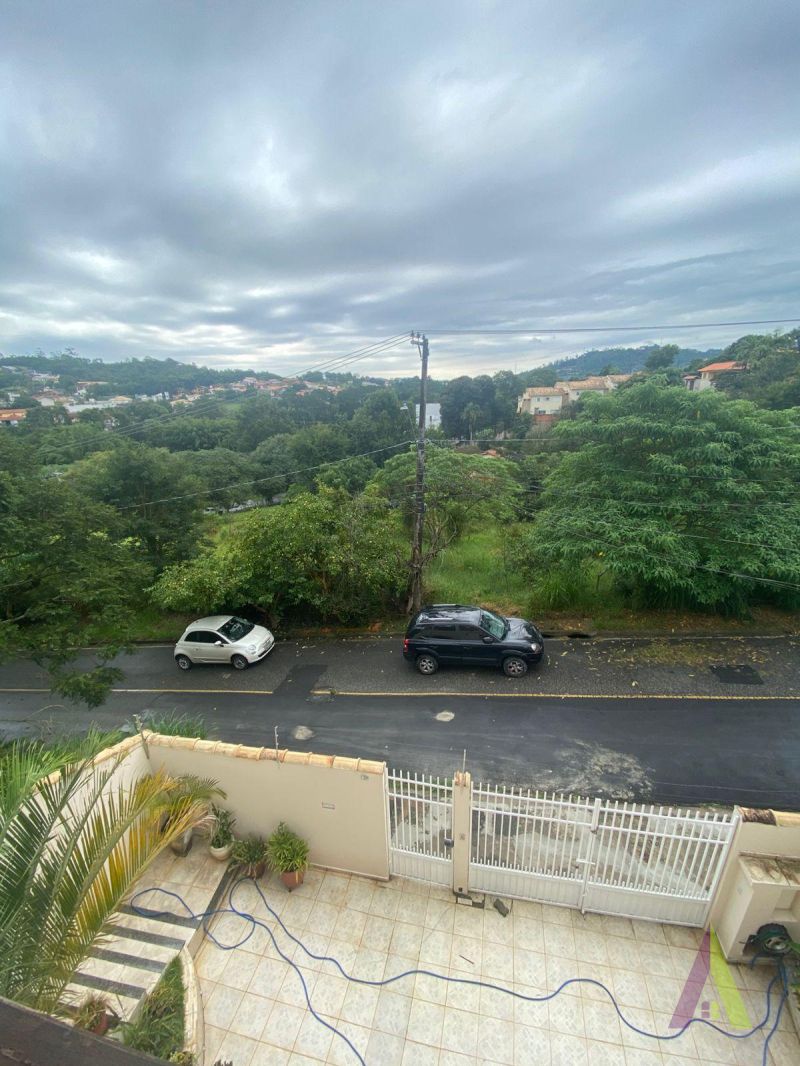 Sobrado de Alto Padrão com Vista Fantástica para a Cidade de São Roque! 