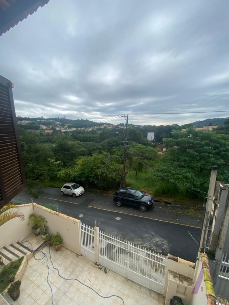 Sobrado de Alto Padrão com Vista Fantástica para a Cidade de São Roque! 