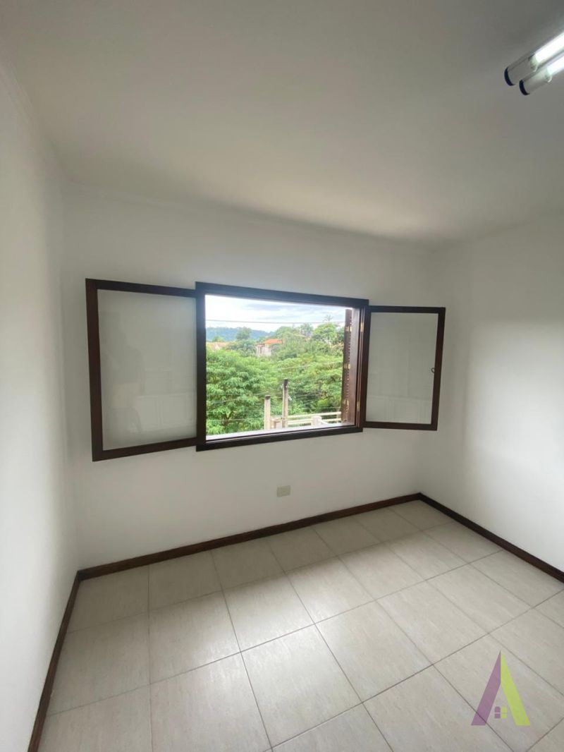 Sobrado de Alto Padrão com Vista Fantástica para a Cidade de São Roque! 