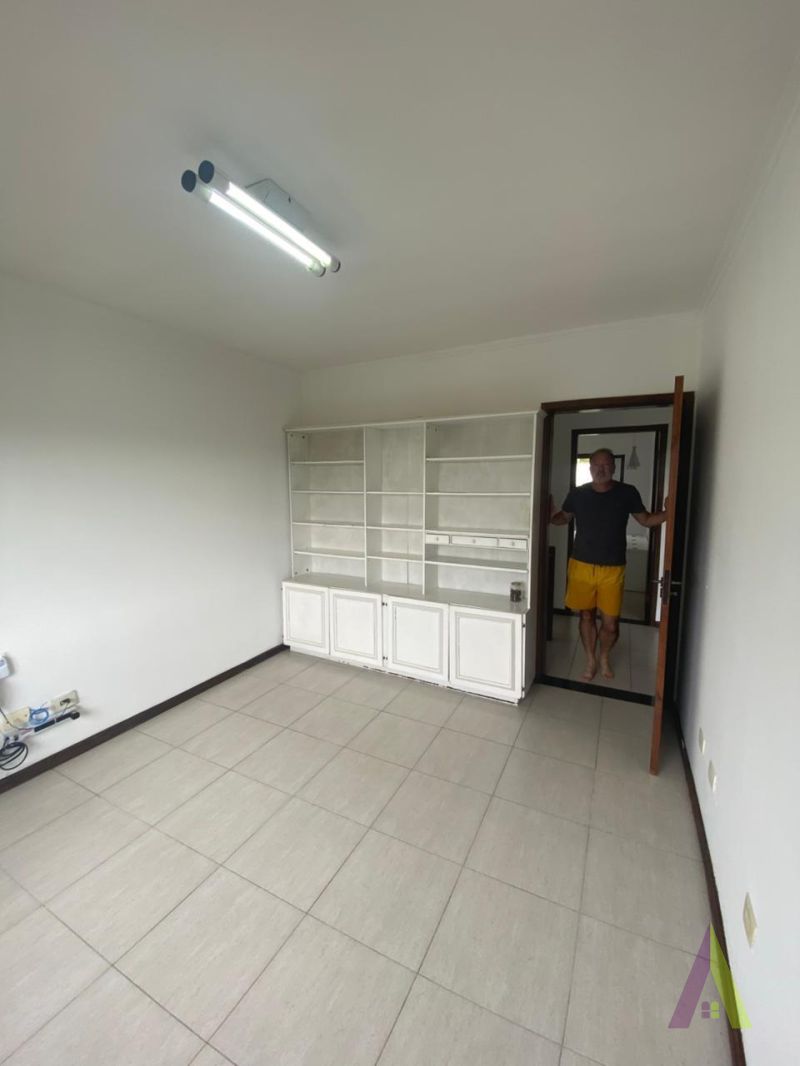 Sobrado de Alto Padrão com Vista Fantástica para a Cidade de São Roque! 