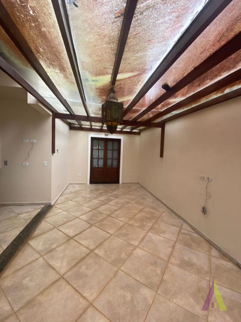 Sobrado de Alto Padrão com Vista Fantástica para a Cidade de São Roque! 