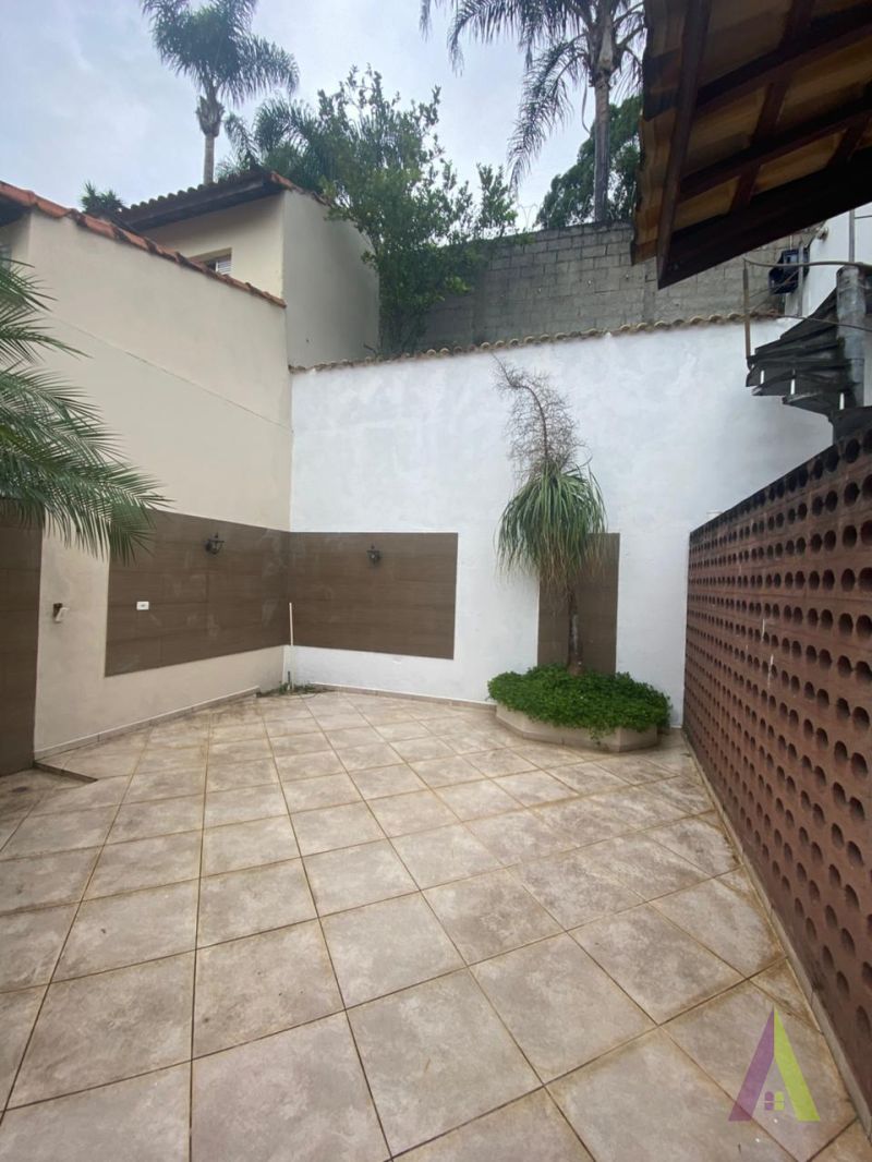 Sobrado de Alto Padrão com Vista Fantástica para a Cidade de São Roque! 