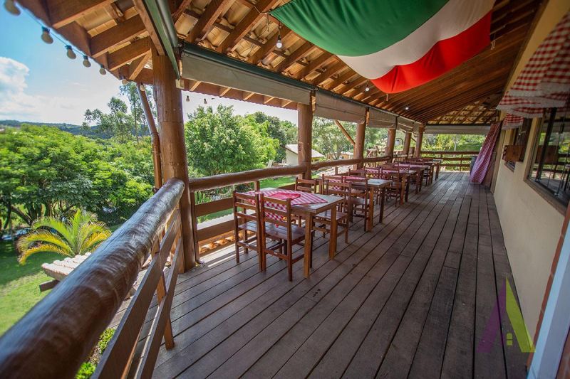  Restaurante na Estrada do Vinho em São Roque!
