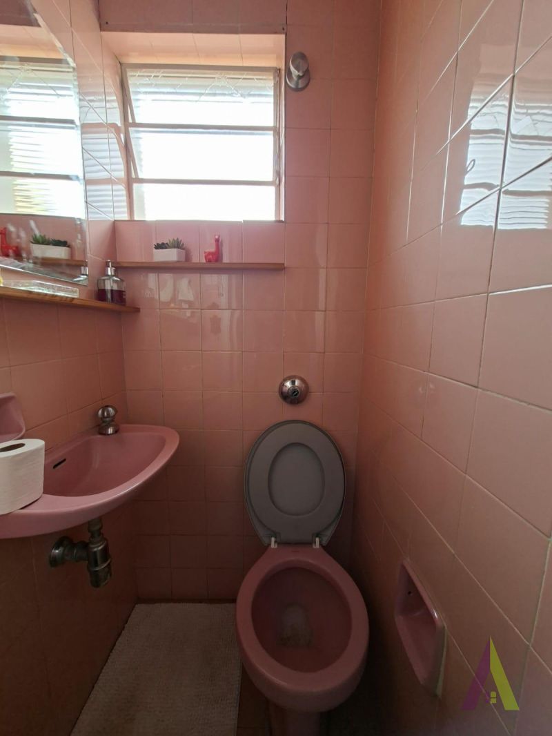 Casa Térrea no Centro de São Roque! 