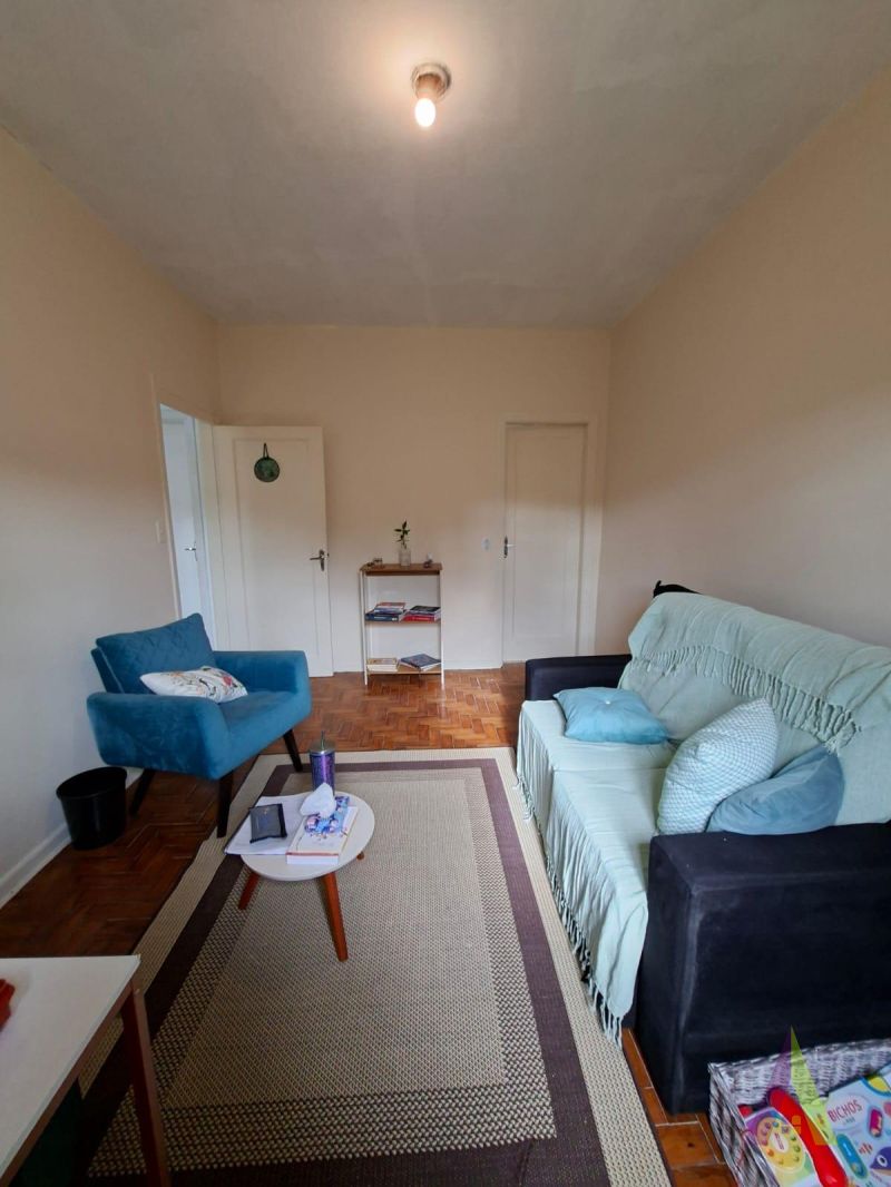 Casa Térrea no Centro de São Roque! 