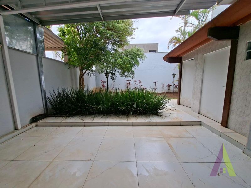 Sobrado Comercial no Centro de São Roque!