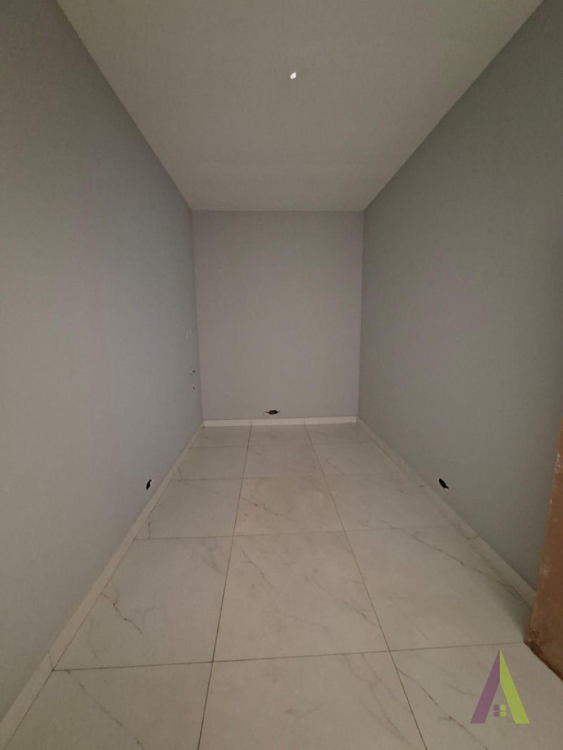 Sobrado Comercial no Centro de São Roque!