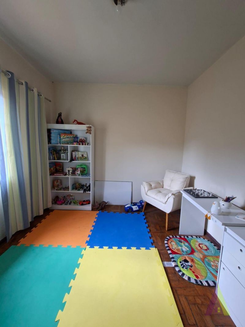 Casa Térrea no Centro de São Roque! 