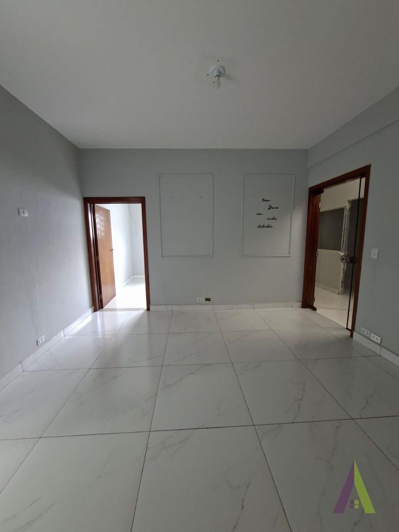 Sobrado Comercial no Centro de São Roque!