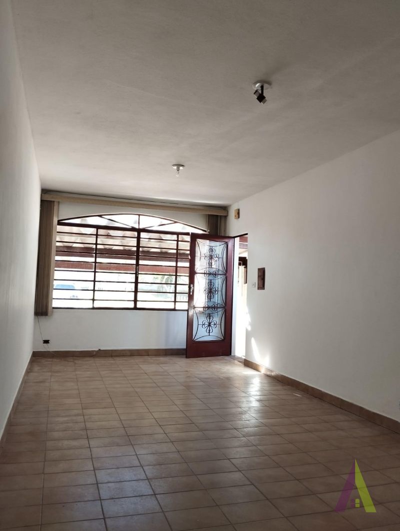 Sobrado no Centro de São Roque!