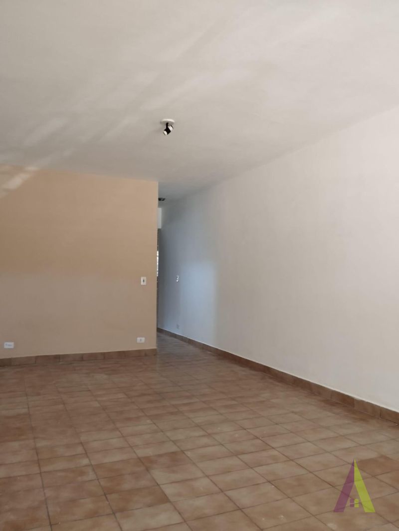 Sobrado no Centro de São Roque!