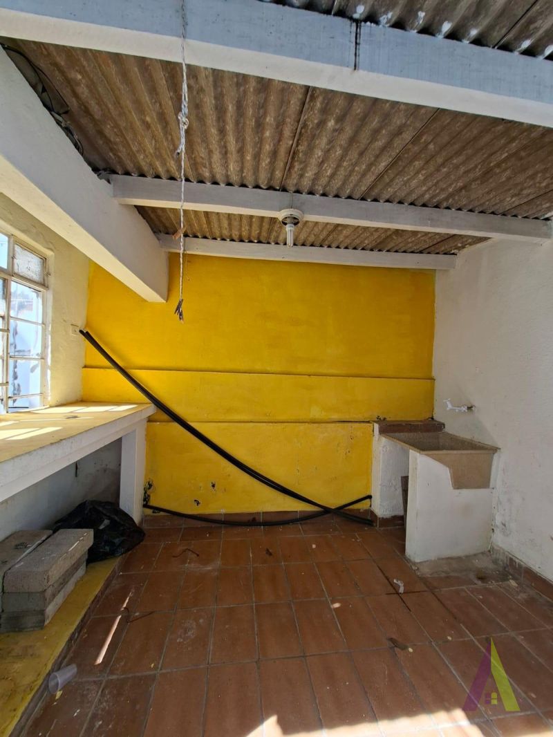 Casa Térrea em Bairro Tradicional de São Roque! 